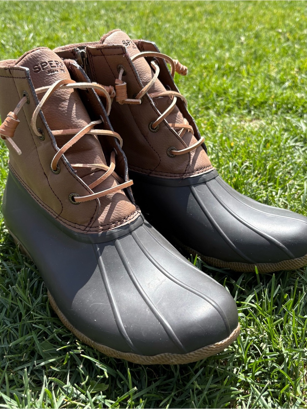 Sperry Duck Boots in Brown and Black size Women’s 10 Zip Ankle